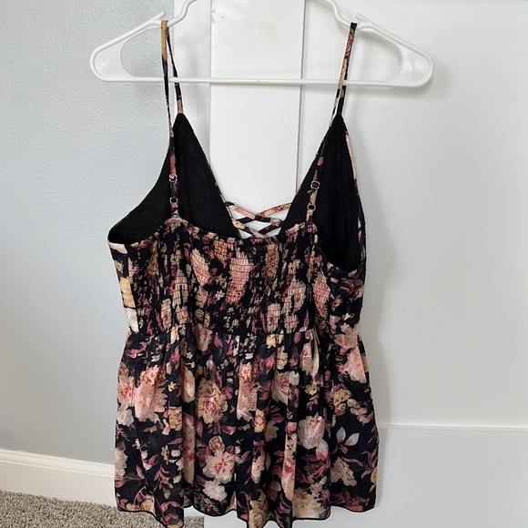 A. peach Floral Strappy Smocked tank top large - Picture 4 of 8